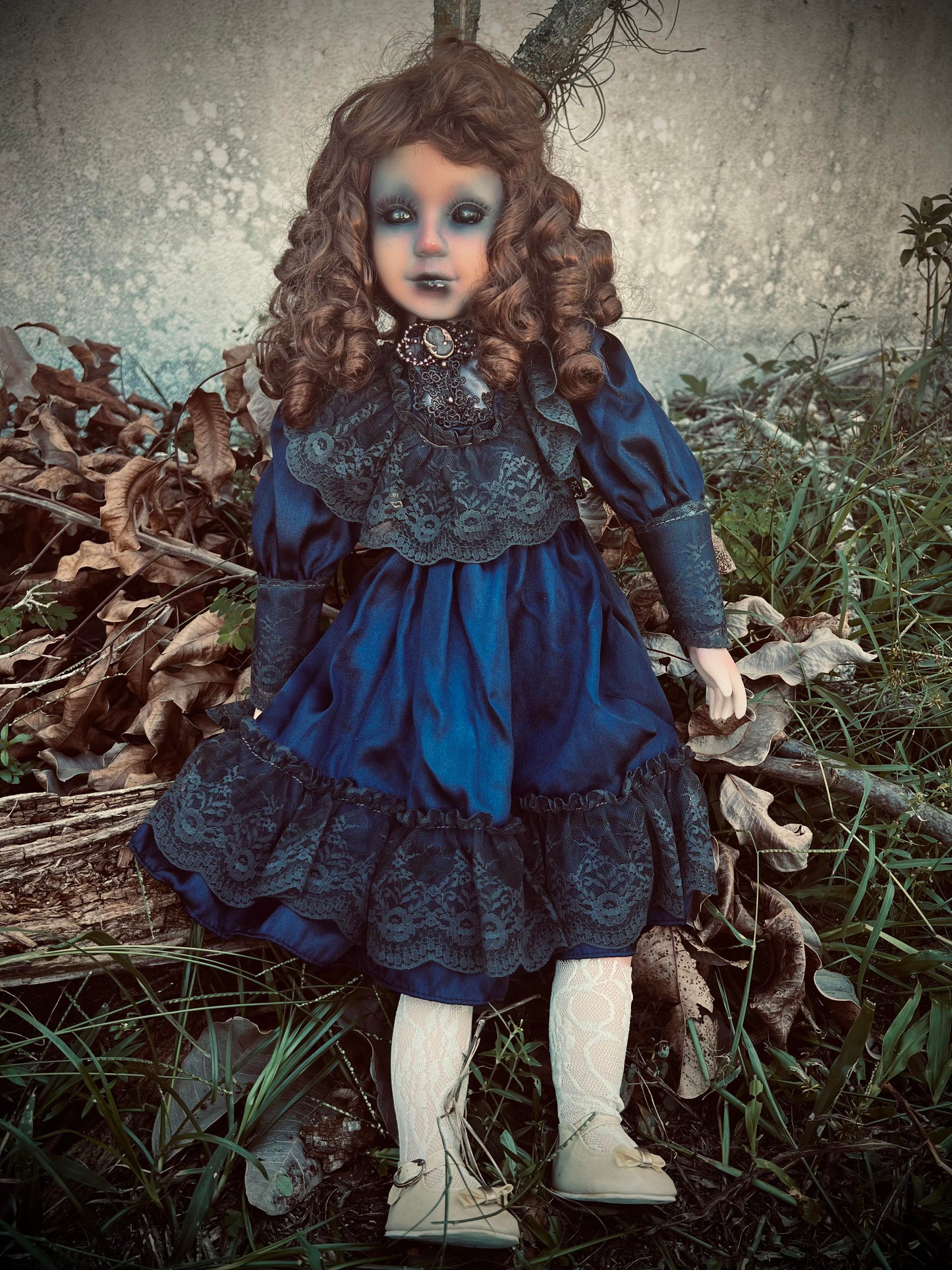Meet Leola 25" Doll Porcelain Witchy Creepy Haunted Spirit Infected Scary Poltergeist Spooky Zombie Possessed Fall Gothic Positive Energy