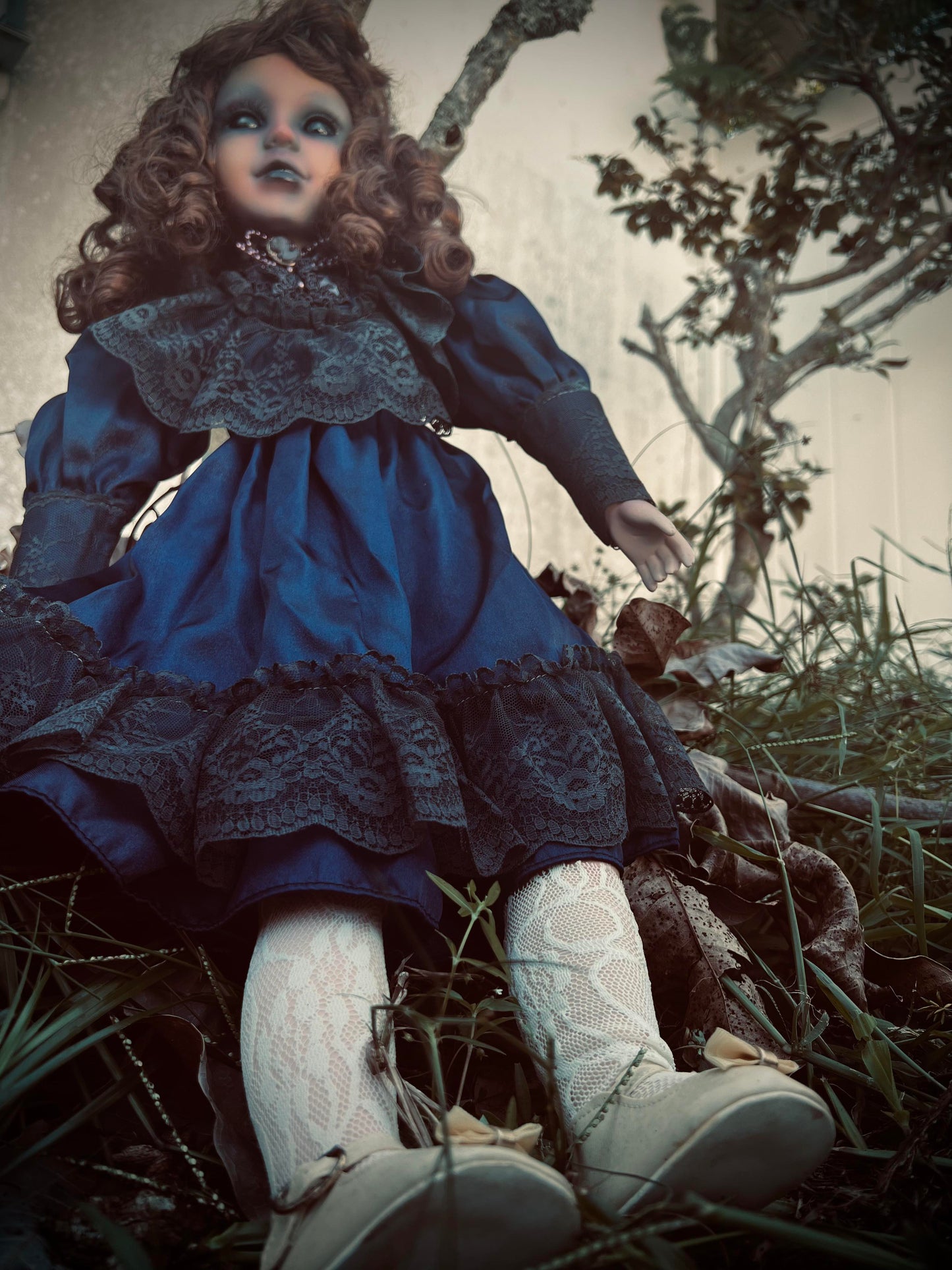 Meet Leola 25" Doll Porcelain Witchy Creepy Haunted Spirit Infected Scary Poltergeist Spooky Zombie Possessed Fall Gothic Positive Energy