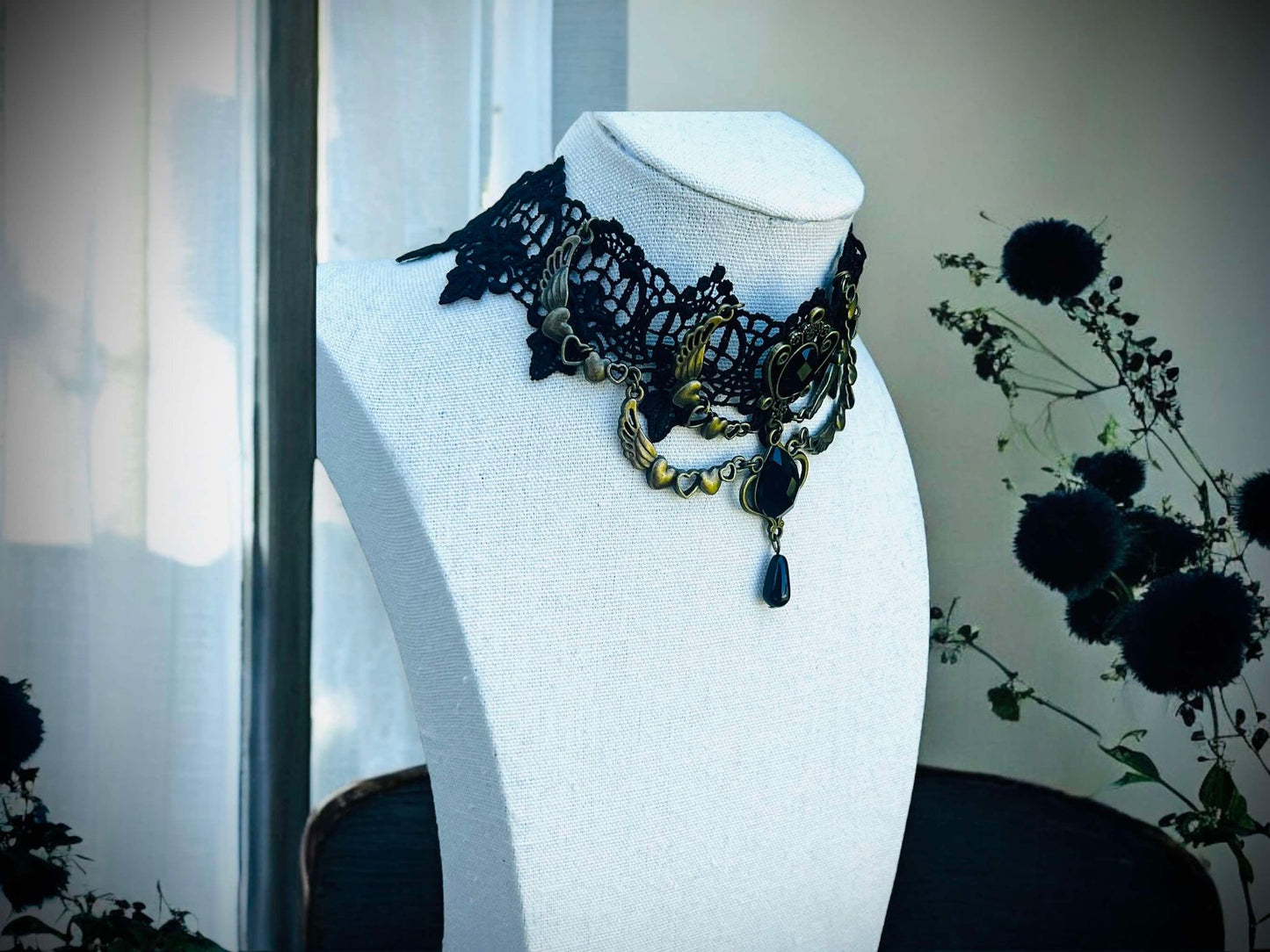 Gothic Lace Heart Pendent Charms Choker Necklace Black Gift Idea Oddity Jewelry Gothic Halloween Costume Woman Fantasy Vampire Dress Up Punk