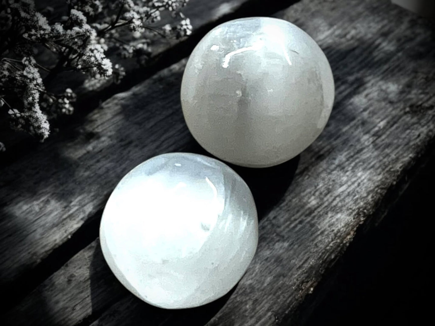 Selenite 25 mm Tumbled Stone Sphere Perfect Gift Idea Spiritual Wiccan Oddity Witchcraft Occult Idea Natural Stones Marble Spiritual Chakras