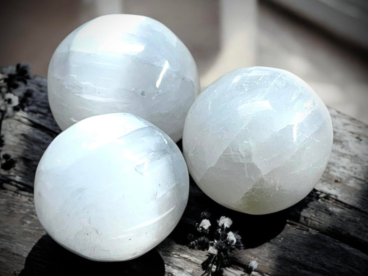 Selenite 25 mm Tumbled Stone Sphere Perfect Gift Idea Spiritual Wiccan Oddity Witchcraft Occult Idea Natural Stones Marble Spiritual Chakras