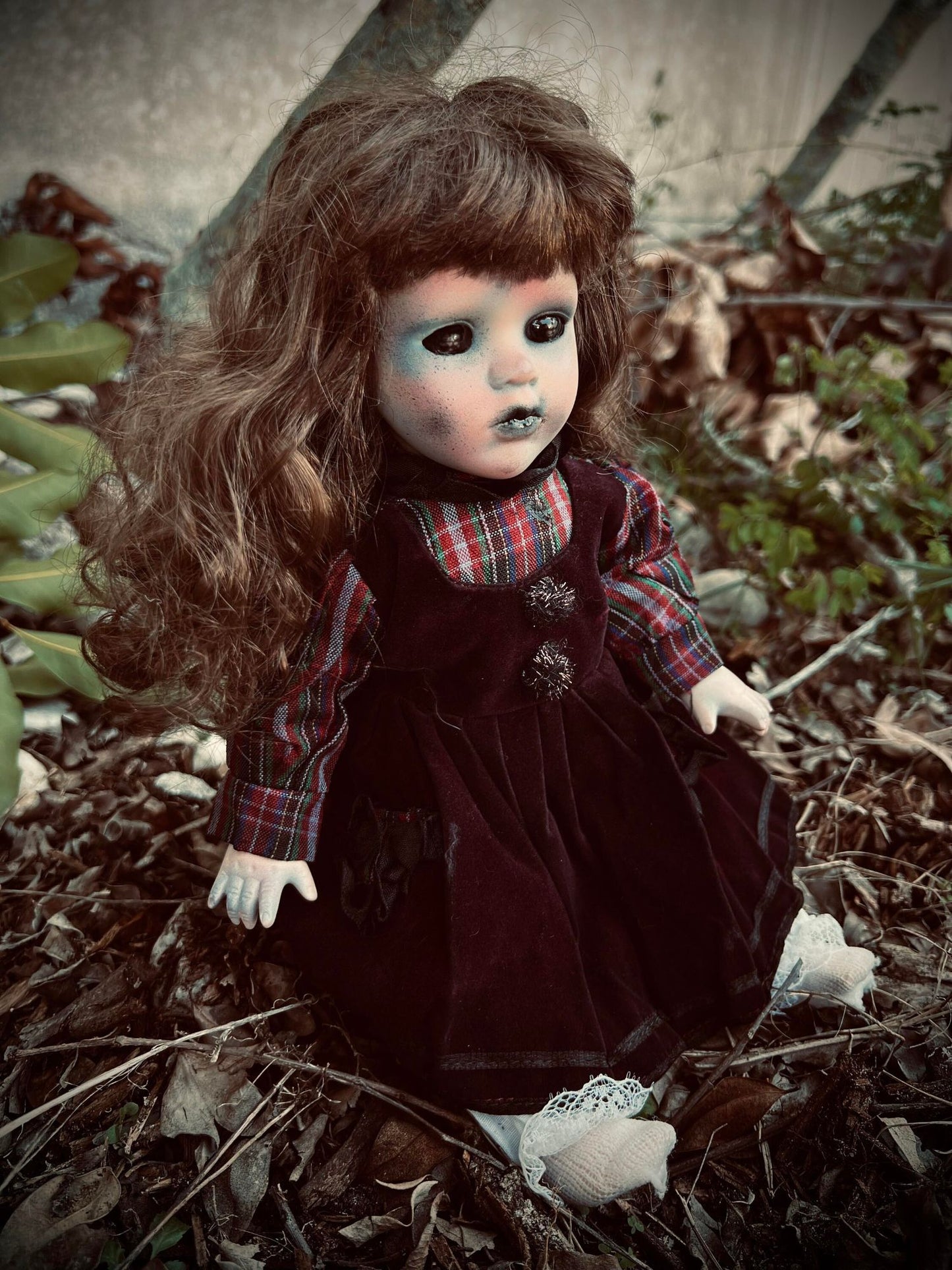 Meet Robin 11" Doll Porcelain Witchy Creepy Haunted Spirit Infected Scary Spooky Zombie Possessed Fall Gothic Positive Energy gift idea